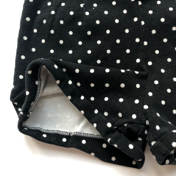 BRANDY MELVILLE pokadot shorts🖤 - Picture 3 of 4